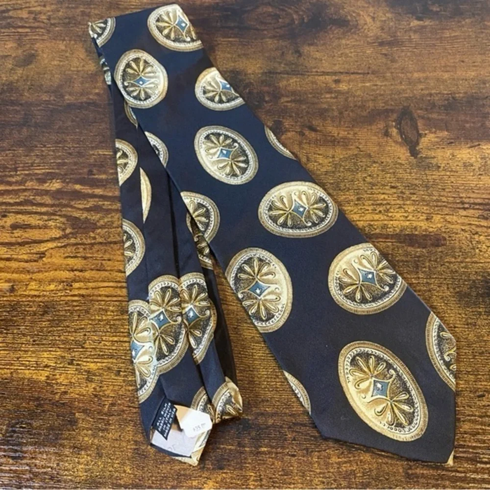 Vintage Christian Dior 100% Silk Navy Gold Medallion Tie NEW 58.5”
